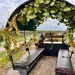 Bed & Breakfast Tenger-szem Panzio Es Lovasudvar 4*