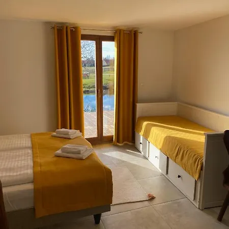 Bed and Breakfast Tenger-szem Panzio Es Lovasudvar