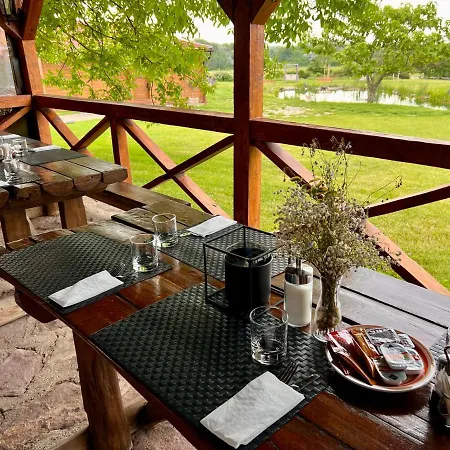 Tenger-szem Panzio Es Lovasudvar לינה וארוחת בוקר 4*