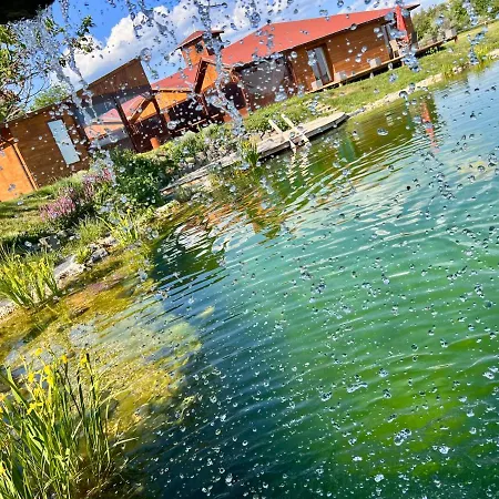 Tenger-szem Panzio Es Lovasudvar B&B Zánka