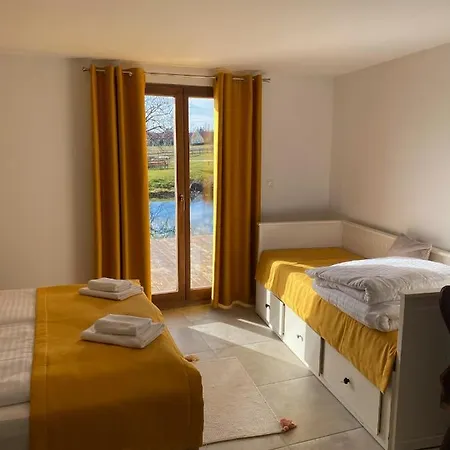 Tenger-szem Panzió és Lovasudvar 4*