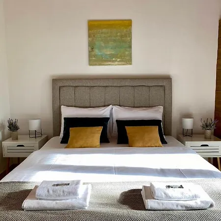 Tenger-szem Panzio Es Lovasudvar B&B