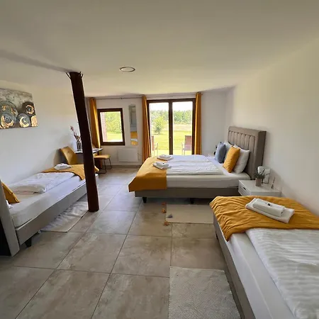 Tenger-szem Panzio Es Lovasudvar B&B