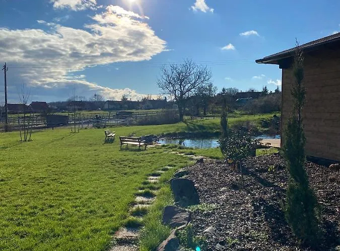 לינה וארוחת בוקר Tenger-szem Panzio Es Lovasudvar