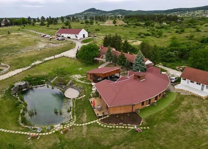 Bed & Breakfast Tenger-szem Panzio Es Lovasudvar 4*