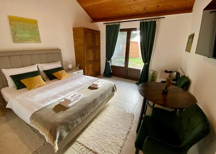 Tenger-szem Panzio Es Lovasudvar 4*