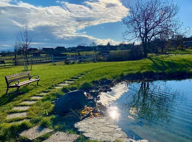 Tenger-szem Panzio Es Lovasudvar Bed & Breakfast Zánka