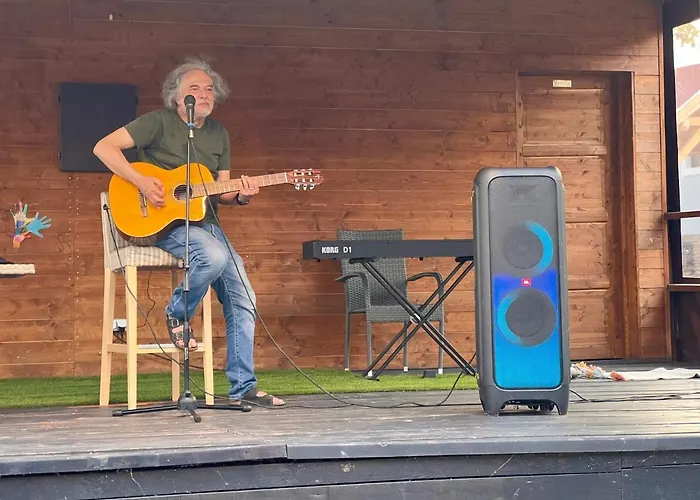 Tenger-szem Panzio Es Lovasudvar