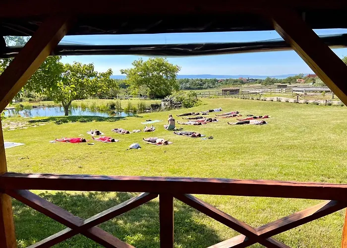 Tenger-szem Panzio Es Lovasudvar Bed & Breakfast