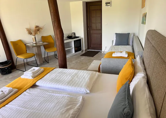 Tenger-szem Panzio Es Lovasudvar 4*