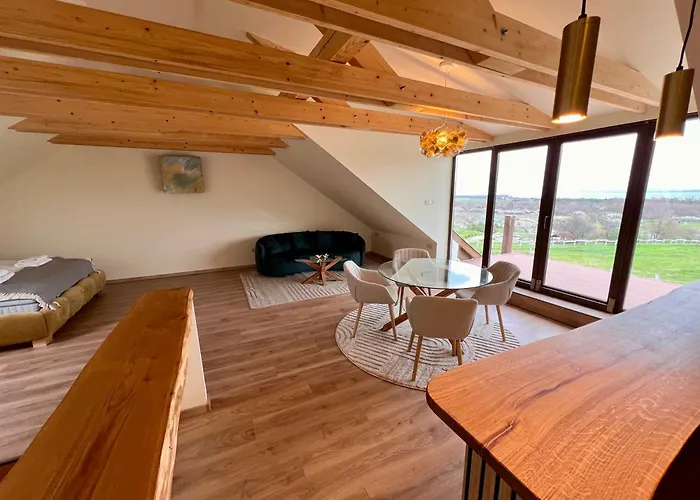 Tenger-szem Panzio Es Lovasudvar לינה וארוחת בוקר